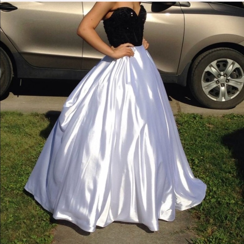 Sherri Hill original prom dress